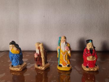 4 kleine Figuren, Keramik - China -