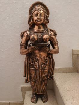 Kupfer-Figur, Göttin Laksmi  - Indien - Mitte 20. Jahrhundert