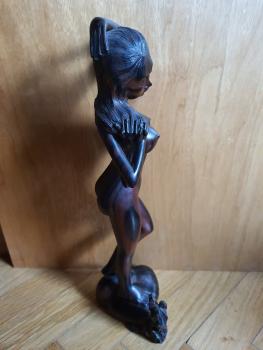 Holz-Figur, Junge Frau - Bali - 20. Jahrhundert