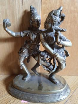 Indisches Paar tanzend, Bronze - Indien -