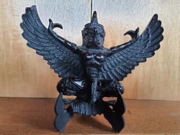 Garuda-Figur auf kl. Ständer,  - Thailand - 21. Jahrhundert