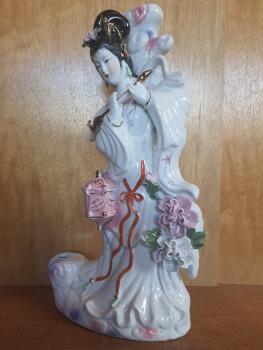 Porzellan-Figur, Flötistin - China - Mitte 20. Jahrhundert