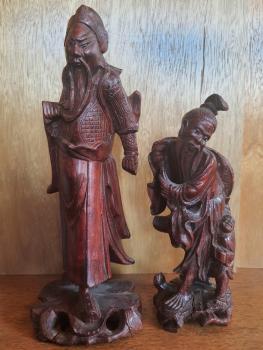 2 Asiatische Figuren, Holz-Schnitzerei  - China - Mitte 20. Jahrhundert