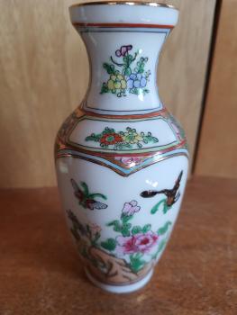 Asiatische Vase, Porzellan - China -