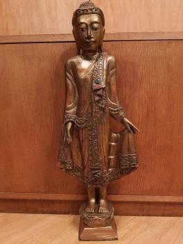 Buddha-Figur, Mandalay, Holz  - Thailand - 1. Hälfte 20. Jahrhundert