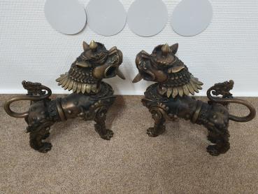 2 Bronze-Figuren, Fu-Hunde  - China - 20. Jahrhundert