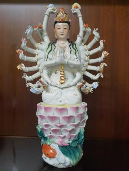 Porzellan-Figur, Gottheit Guanyin - Japan - 20. Jahrhundert
