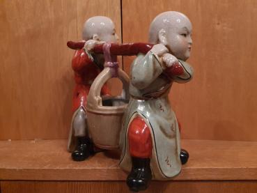 Porzellan-Figur  - China - 20. Jahrhundert