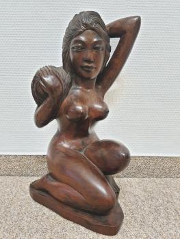 Holz-Skulptur, Barbusiges Mädchen  - Bali - 20. Jahrhundert