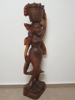 Holz-Figur, (107cm) Markthändlerin  - Bali - Mitte 20. Jahrhundert