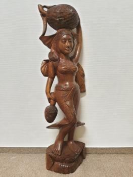 Holz-Figur, (105,5cm) Markthändlerin  - Bali - Mitte 20. Jahrhundert