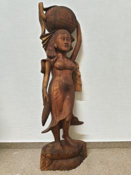 Holz-Figur, (101cm) Markthändlerin  - Bali - Mitte 20. Jahrhundert