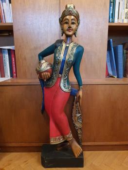 Holz-Figur, (102cm) Festtracht  - Thailand - 20. Jahrhundert