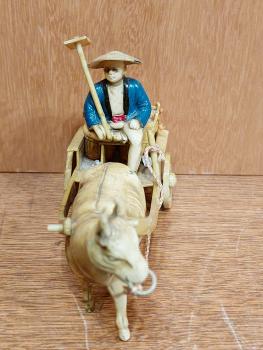 Bakelit-Figur, Wasserbüffel-Fuhrwerk  - Japan - Mitte 20. Jahrhundert