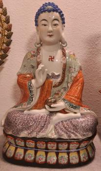 Buddha-Figur, (55cm) Porzellan - China - Mitte 20. Jahrhundert