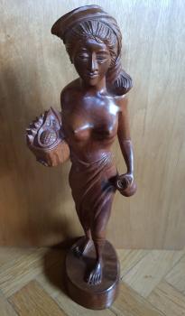Holz-Figur, Frau mit Obstkorb - Bali - 20. Jahrhundert