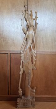 Holz-Figur, (105cm) Göttin Dewi Sri  - Bali - Mitte 20. Jahrhundert