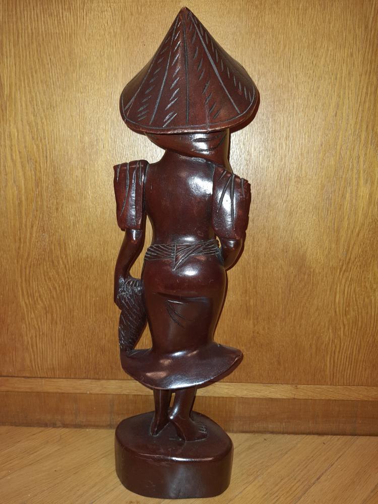 Holz-Statue, Frauenfigur - Indonesien - 1. Hälfte 20. Jahrhundert
