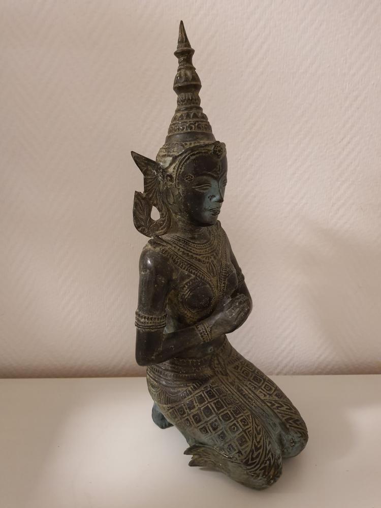 Bronze-Figur, Apsara im Gebet - Thailand -  Anfang 20. Jahrhundert