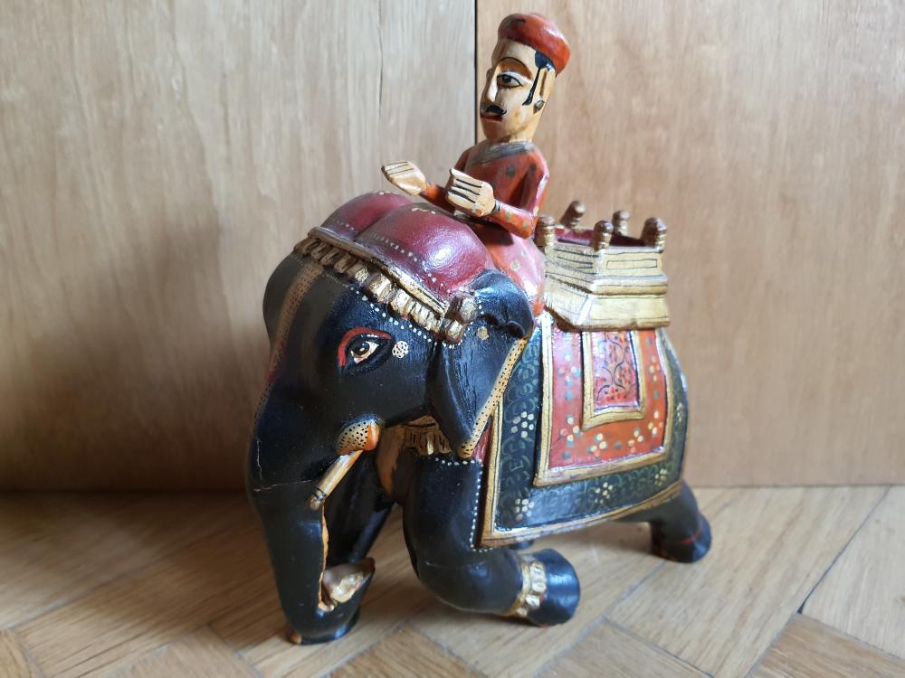 Elefant mit Reiter aus Holz  - Indien - 20. Jahrhundert