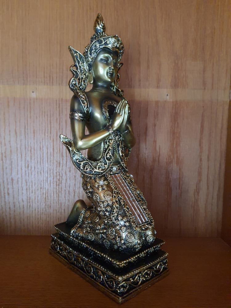 Apsara-Figur, mit viel Glitzer  - Thailand - 21. Jahrhundert