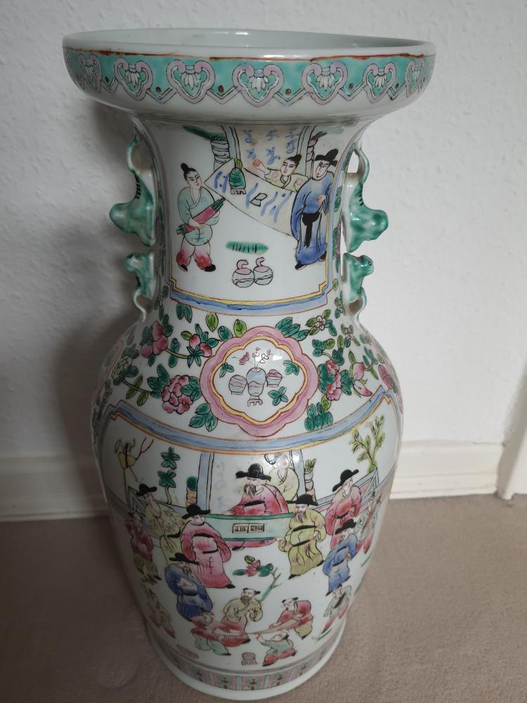 Vase in Kanton-Porzellan - China - Zweite Hälfte des 20. Jahrhunderts