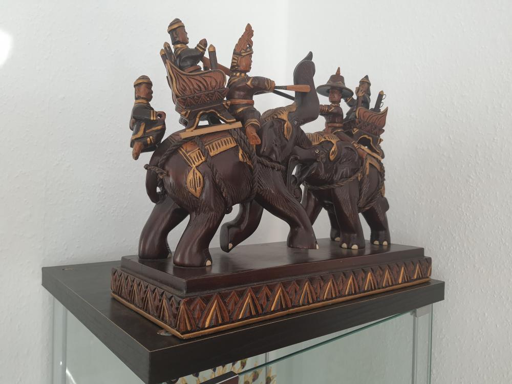 Kriegselefanten, Holz-Figur - Thailand - 2. Hälfte 19. Jahrhundert