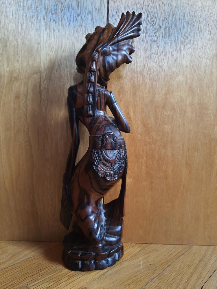 Holz-Figur, Göttin Dewi Sri  - Bali -  20. Jahrhundert