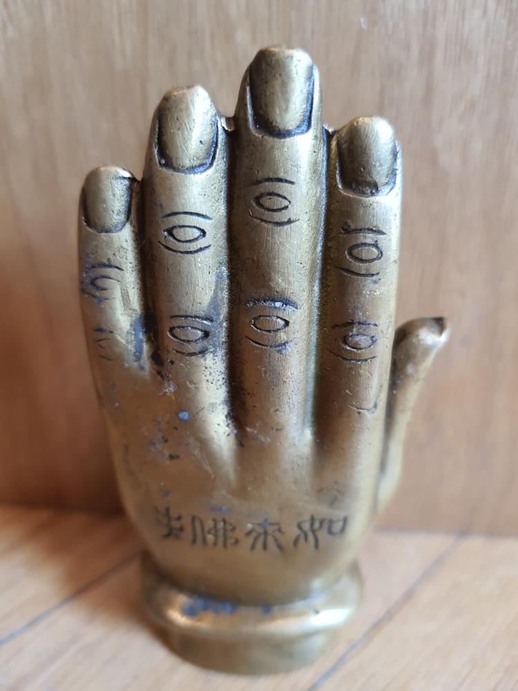 Buddhas Hand mit "Sun Wu Kong" - König der Affen Bronze aus China