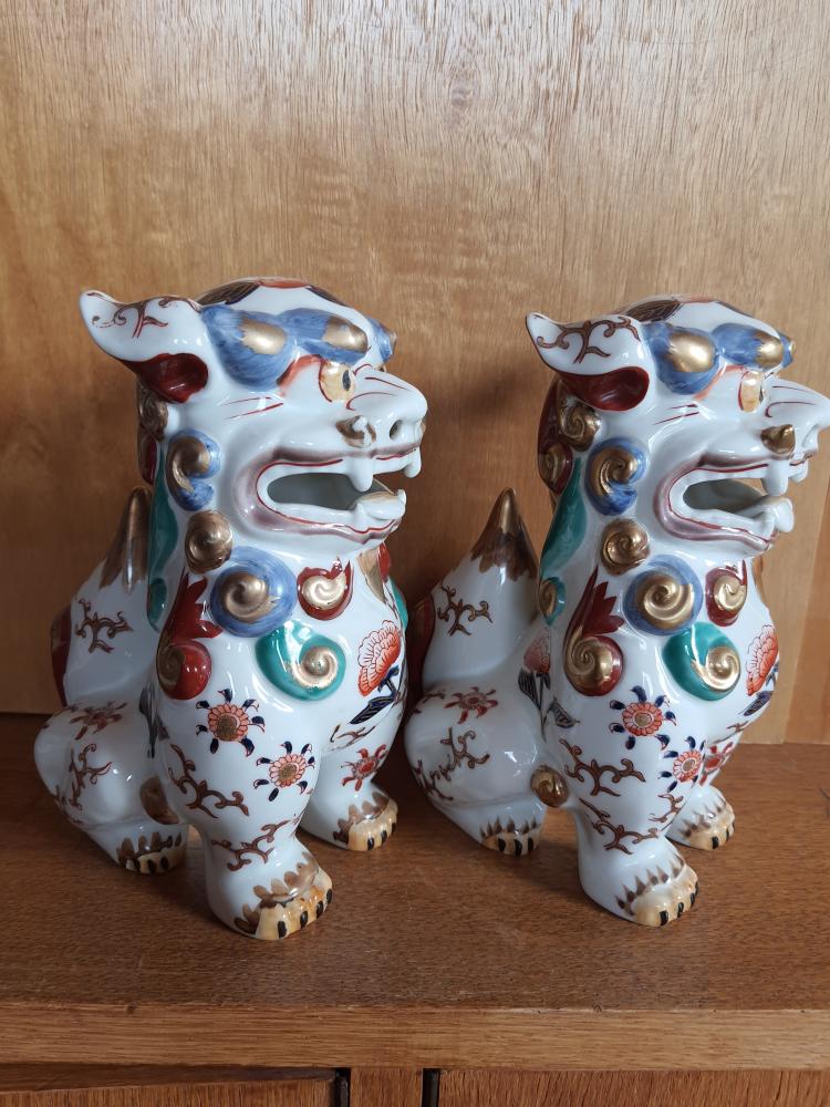 Ein Paar Porzellan-Tempelhüter, Foo-Hunde - China -