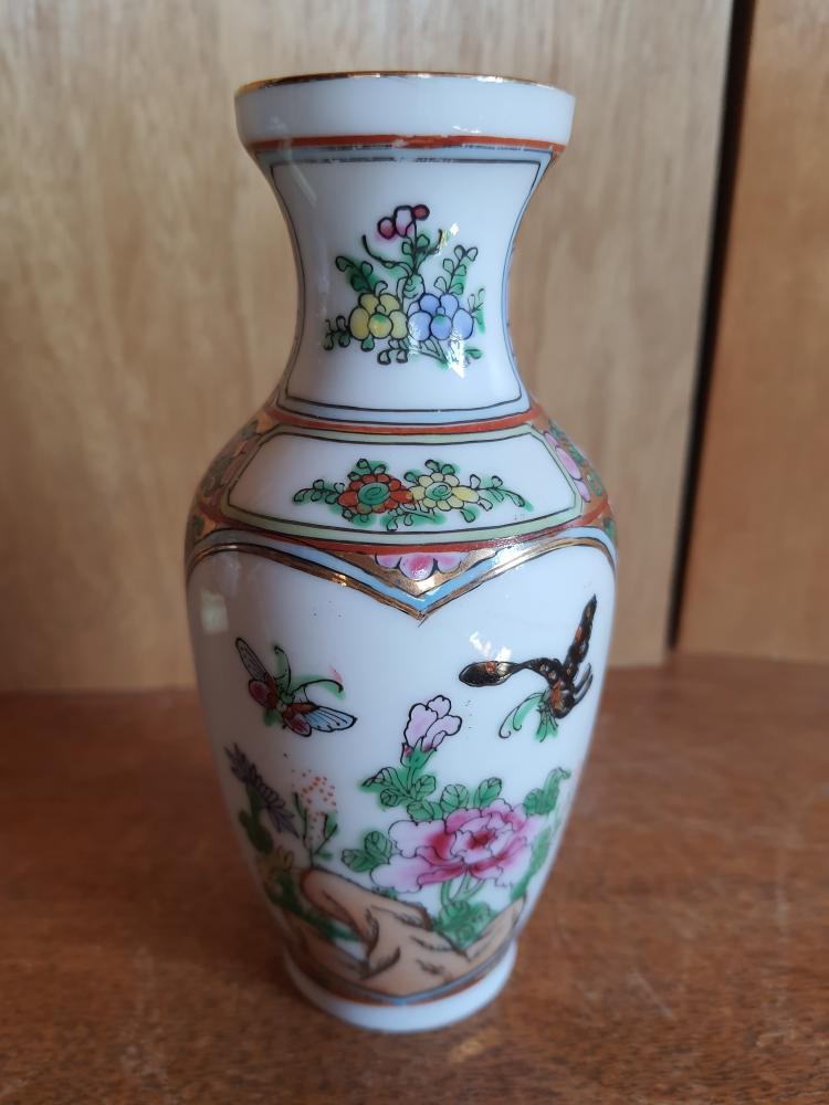 Asiatische Vase, Porzellan - China -