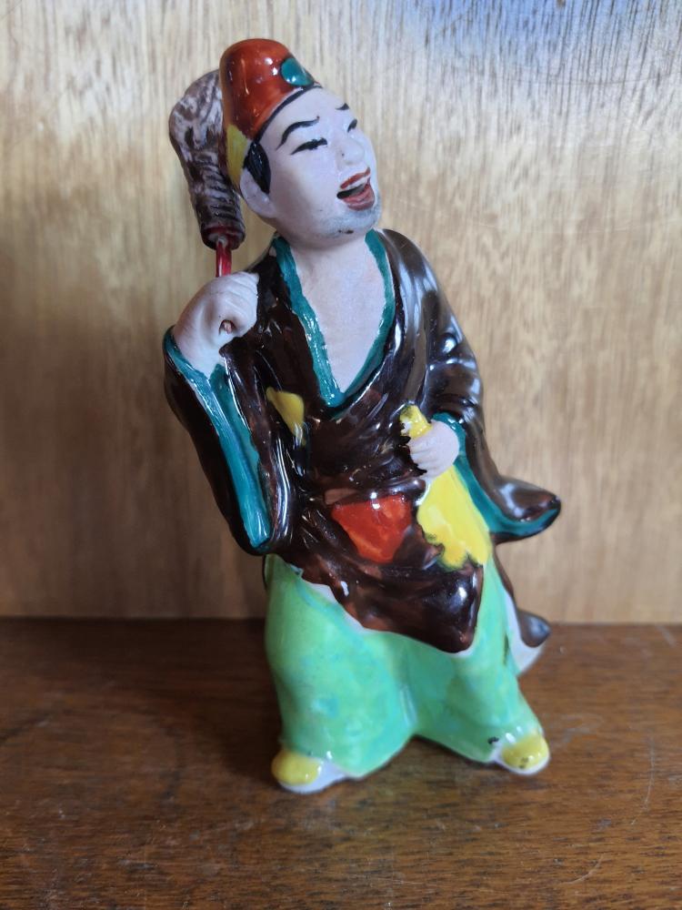 Porzellan-Figur, Dienstbote - China - Mitte 20. Jahrhundert