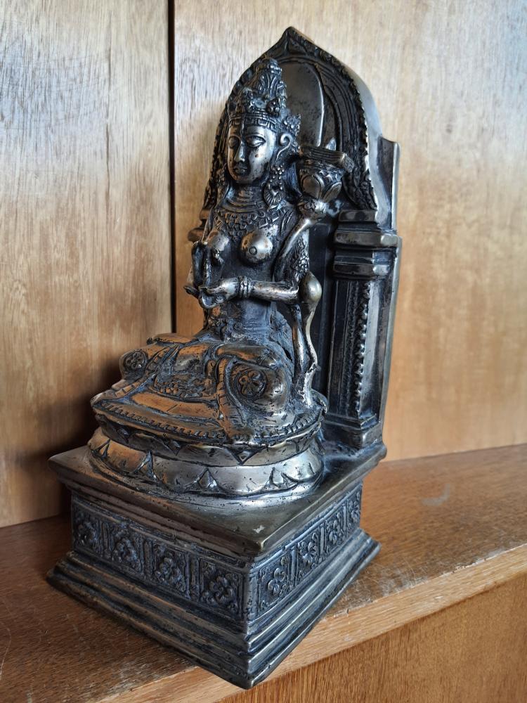 Bronze-Figur, Göttin Prajnaparamita  - Indien - Um 1900