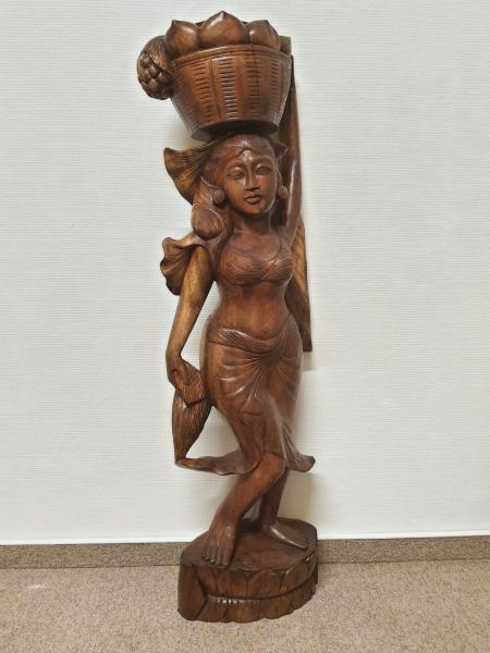 Holz-Figur, (101,5cm) Markthändlerin  - Bali - Mitte 20. Jahrhundert