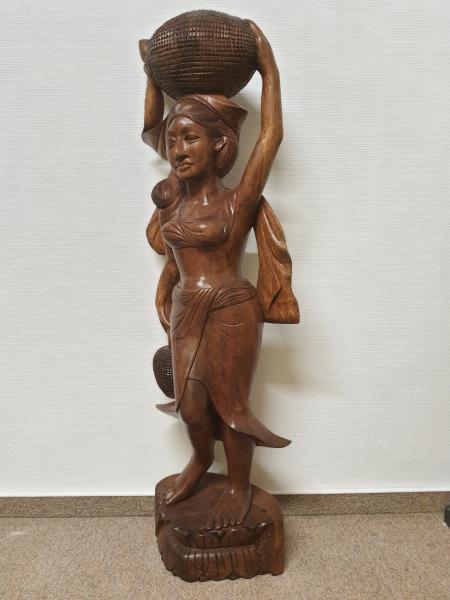 Holz-Figur, (105,5cm) Markthändlerin  - Bali - Mitte 20. Jahrhundert