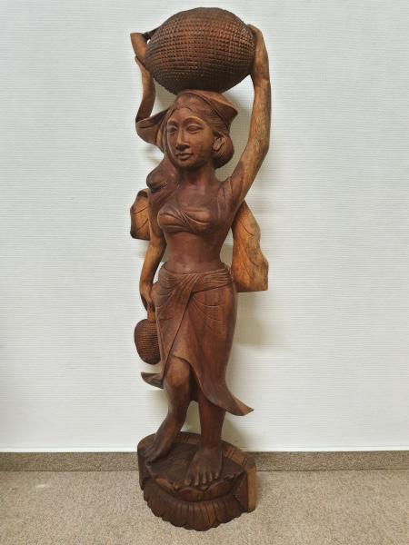 Holz-Figur, (103,5cm) Markthändlerin  - Bali - Mitte 20. Jahrhundert