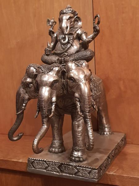 Bronze-Figur, versilbert  - Indien - Mitte 20. Jahrhundert