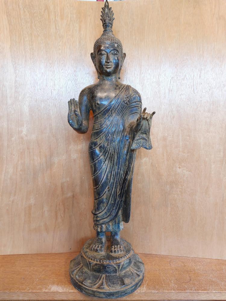 Bronze-Figur, (63,5cm) Buddha stehend  - Thailand - Ende 20. Jahrhundert