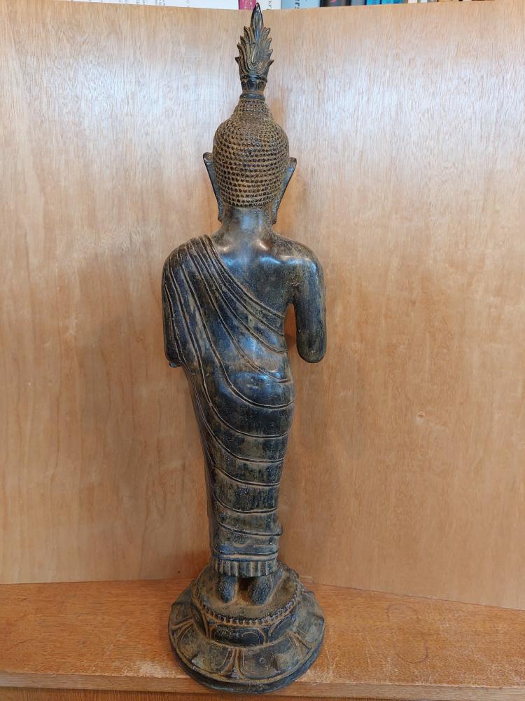 Bronze-Figur, (63,5cm) Buddha stehend  - Thailand - Ende 20. Jahrhundert