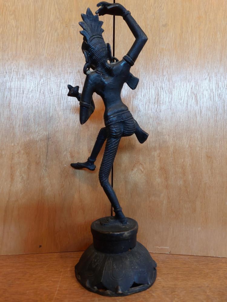Tempel-Figur, Tara im Tanz  - Indien - Um 1900