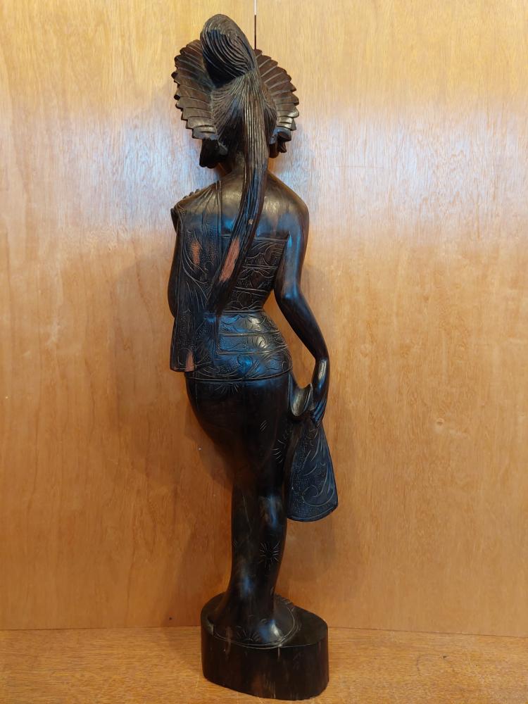 Holz-Figur, Junge Dame - Bali - 20. Jahrhundert
