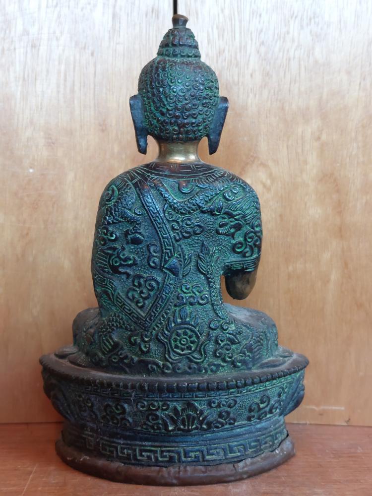 Messing-Buddha, Bhumisparsha  - Tibet - 20. Jahrhundert