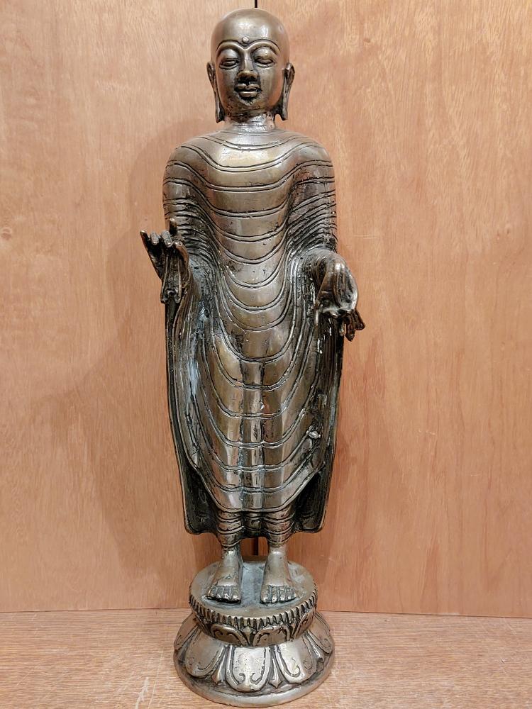 Versilberte Figur, Mönch  - Tibet - Mitte 20. Jahrhundert