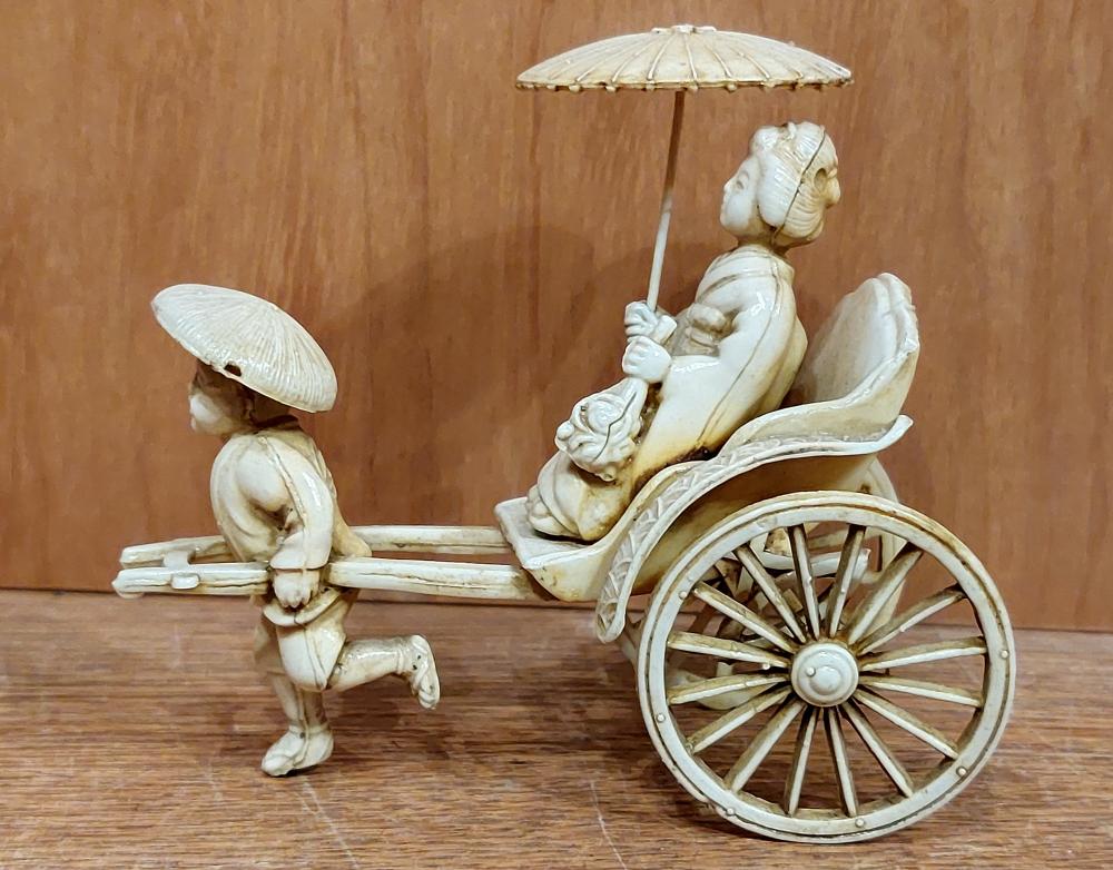 Bakelit-Figur, Rikscha-Fahrer  - Japan - Mitte 20. Jahrhundert