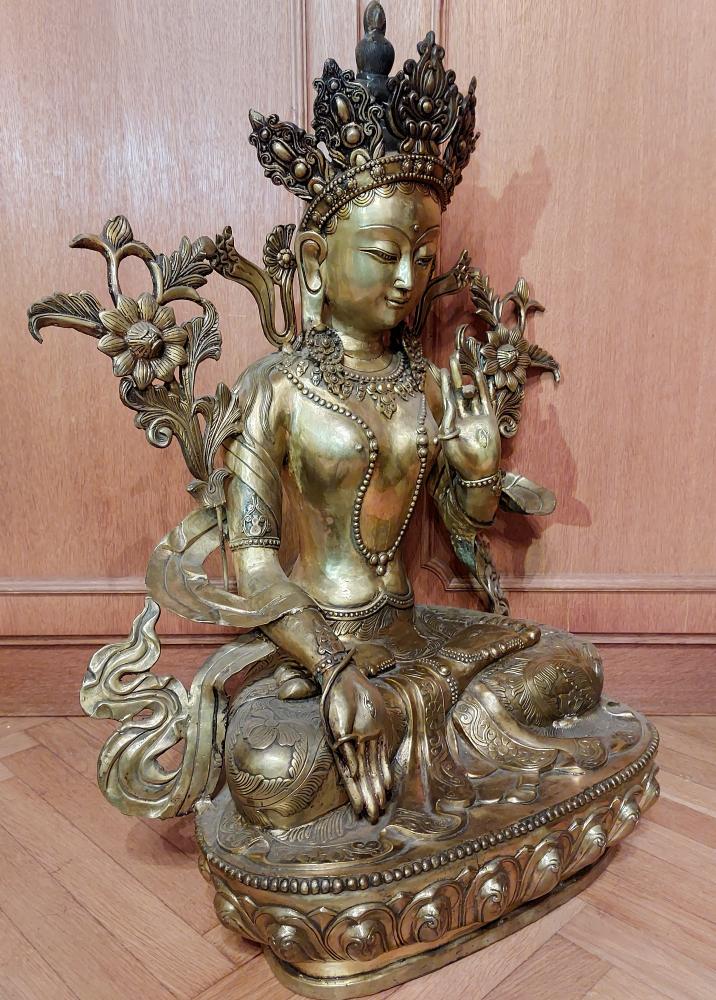 Messing-Figur, Weiße Tara (75cm) - Tibet - Mitte 20. Jahrhundert