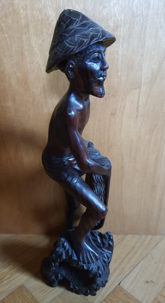 Holz-Figur, Der Fischer - Bali - 20. Jahrhundert